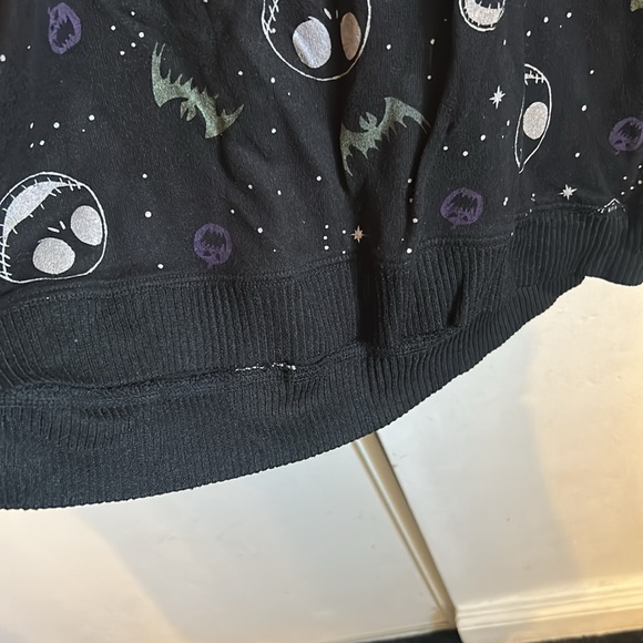 Disney Black Nightmare Before Christmas Sleeping shirt - Picture 6 of 6